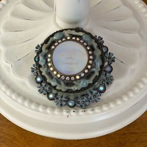 Beautiful collectible box by Kirks folly